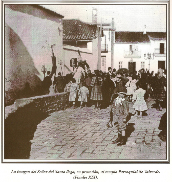 Seños del Santo llegando al templo