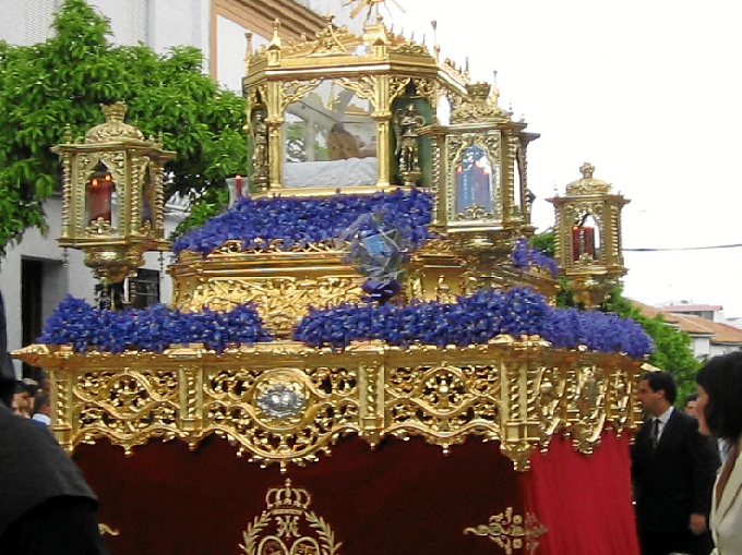 Exorno floral con lirios
